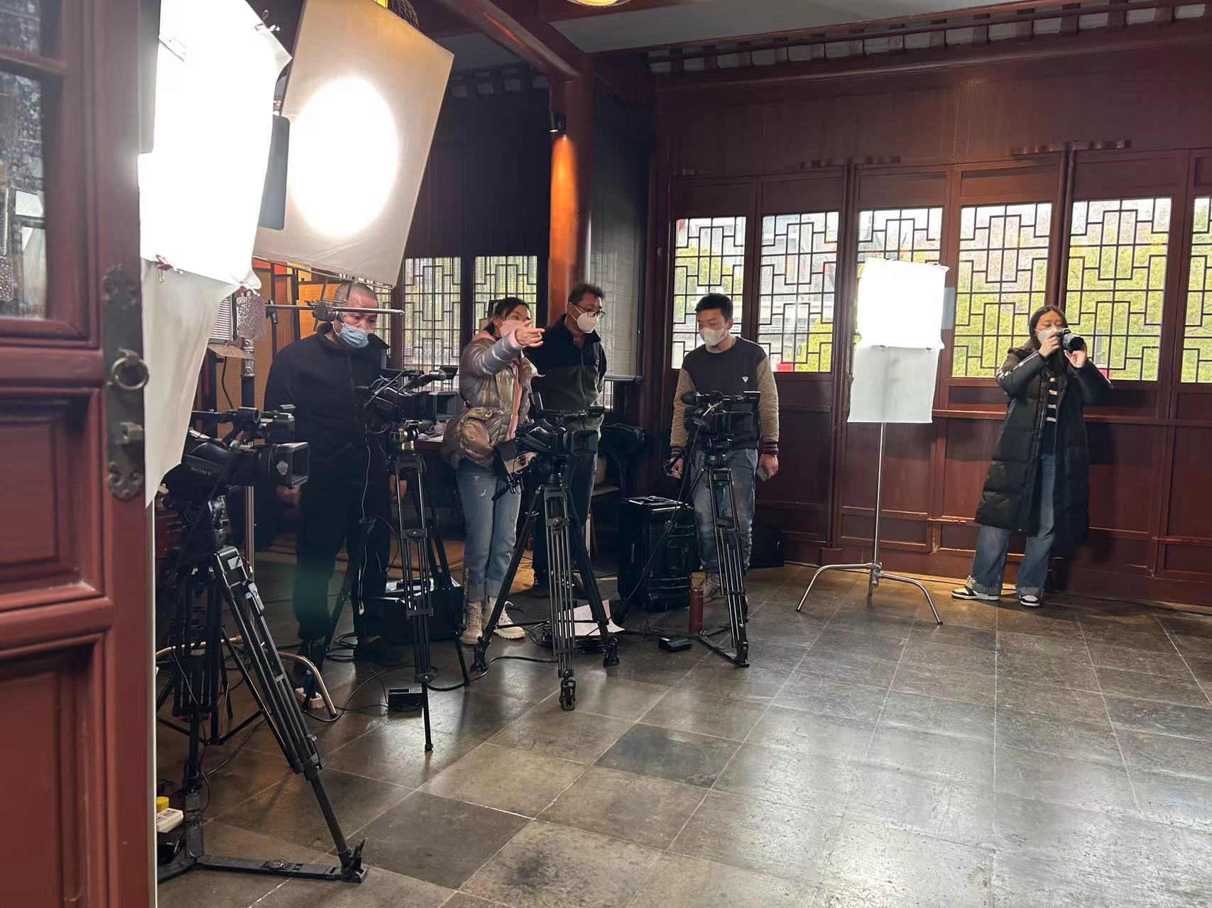 1714464678559958.jpg 訪談現(xiàn)場.jpg